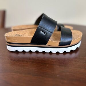 Women’s Reef Cushion Vista Hi Sandals sz 6